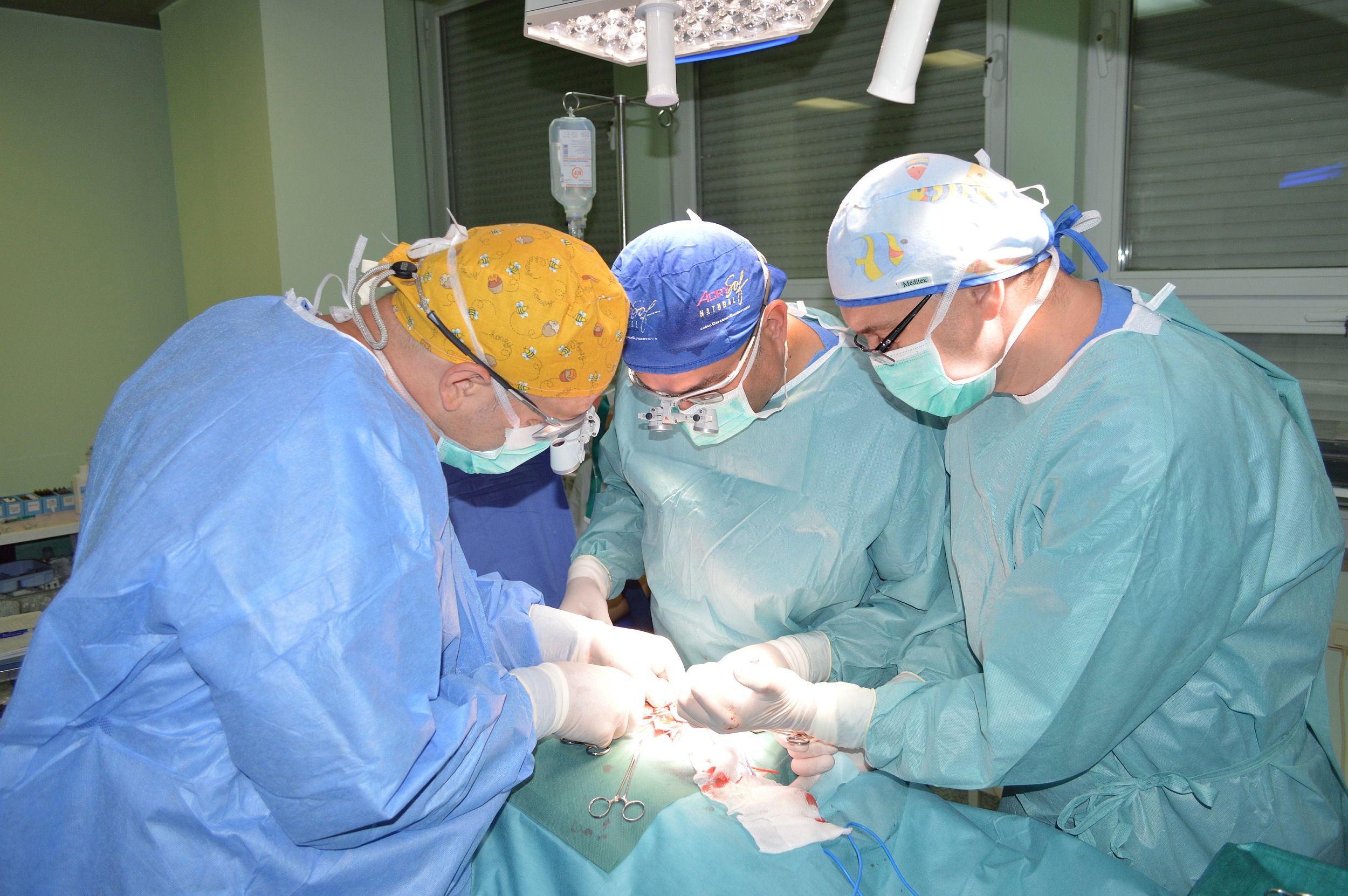 djeciji-hirurg-crijevo-operacija
